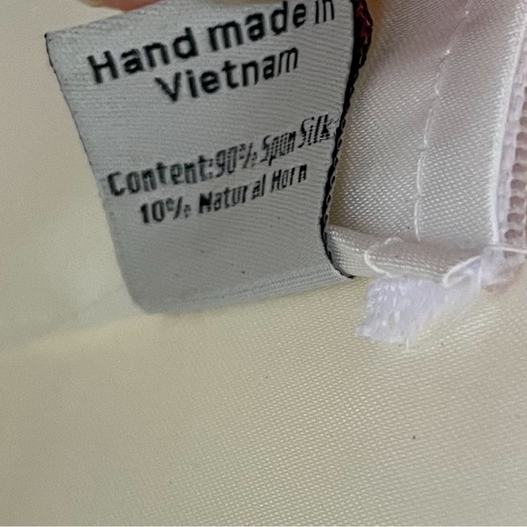 Silk Lined Dainty Shell and Beaded Embroidered Crossbody Purse - Picture 5 of 7